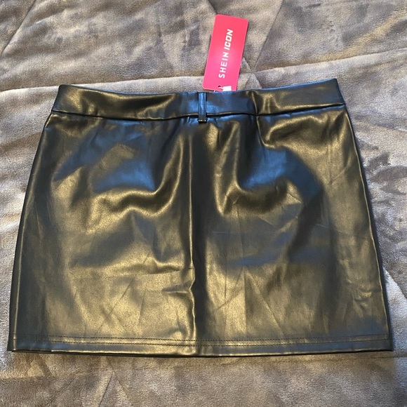 Brand new black fake leather skirt from shein size small! - Picture 2 of 4